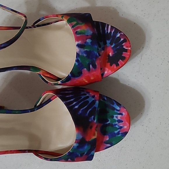 NWOT Bamboo colorful, tiedyed platform heels size 9 - Picture 5 of 12